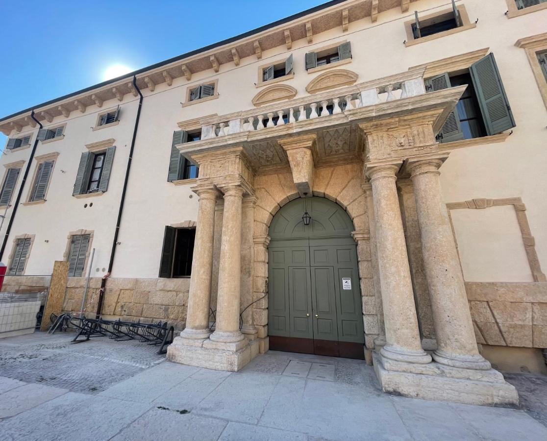 Antiche Colonne Suite Verona Luaran gambar