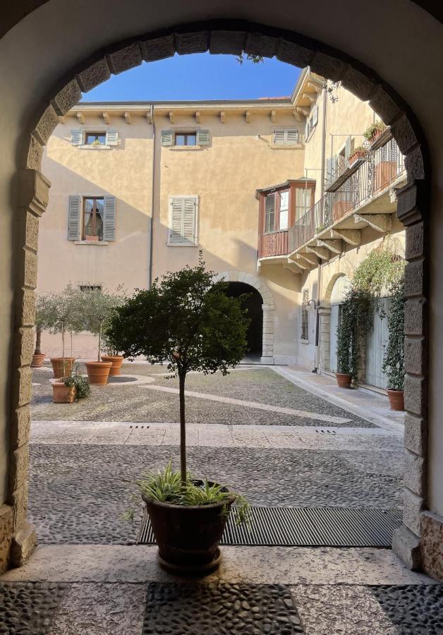 Antiche Colonne Suite Verona Luaran gambar