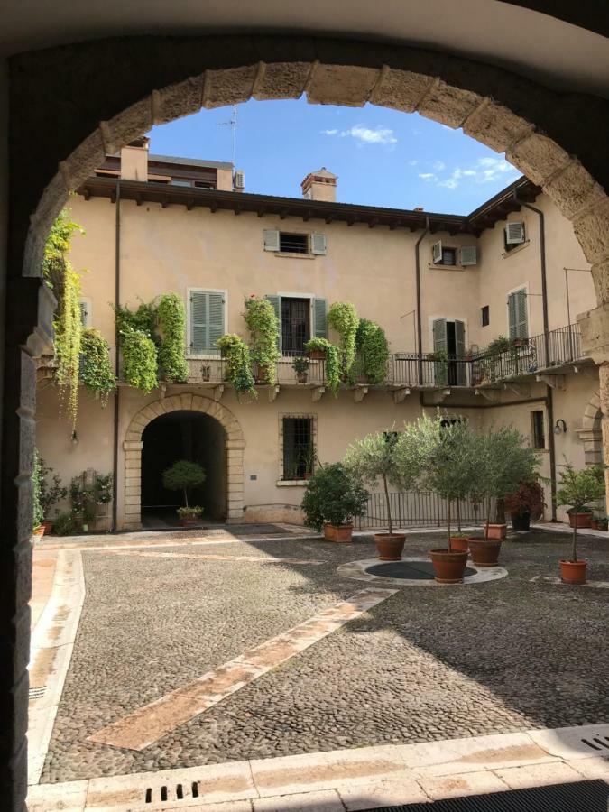 Antiche Colonne Suite Verona Luaran gambar